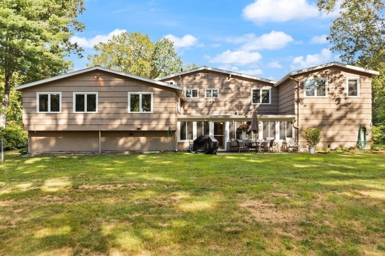 Single Family Residence at 39 Austin Rd, Sudbury MA 01776, photo 18 of 25