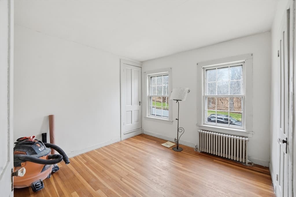 Single Family Residence at 1177 Northampton St, Holyoke MA 01040, Holyoke, photo 12 of 29