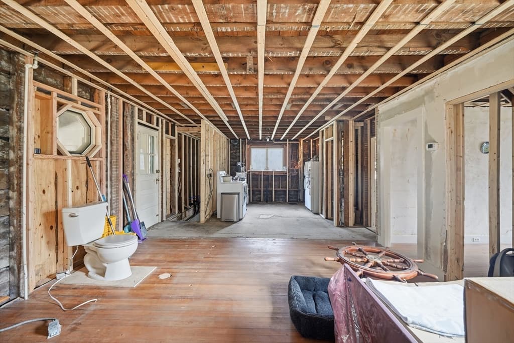 Single Family Residence at 1177 Northampton St, Holyoke MA 01040, Holyoke, photo 10 of 29