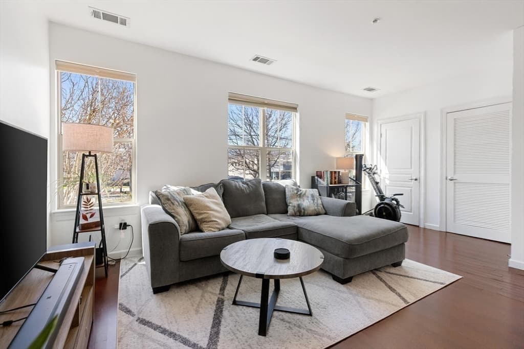 4 Repton Cir # 4105, Watertown MA 02472