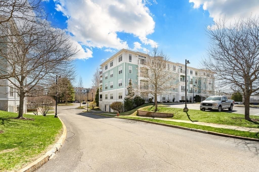 Condominium at 4 Repton Cir # 4105, Watertown MA 02472, photo 35 of 39