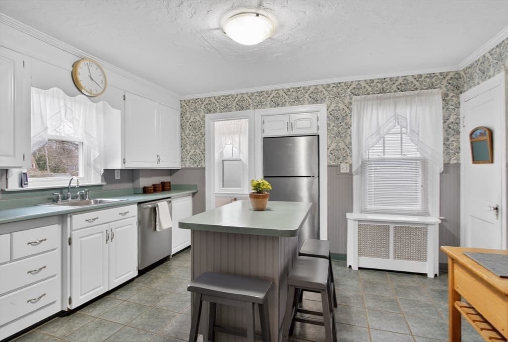 51 Brantwood Rd, Worcester MA 01602
