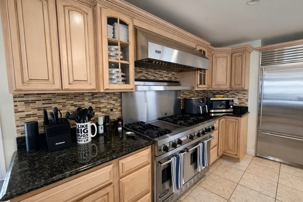 Single Family Residence at 57 Summit Ave, Swansea MA 02777, photo 6 of 31