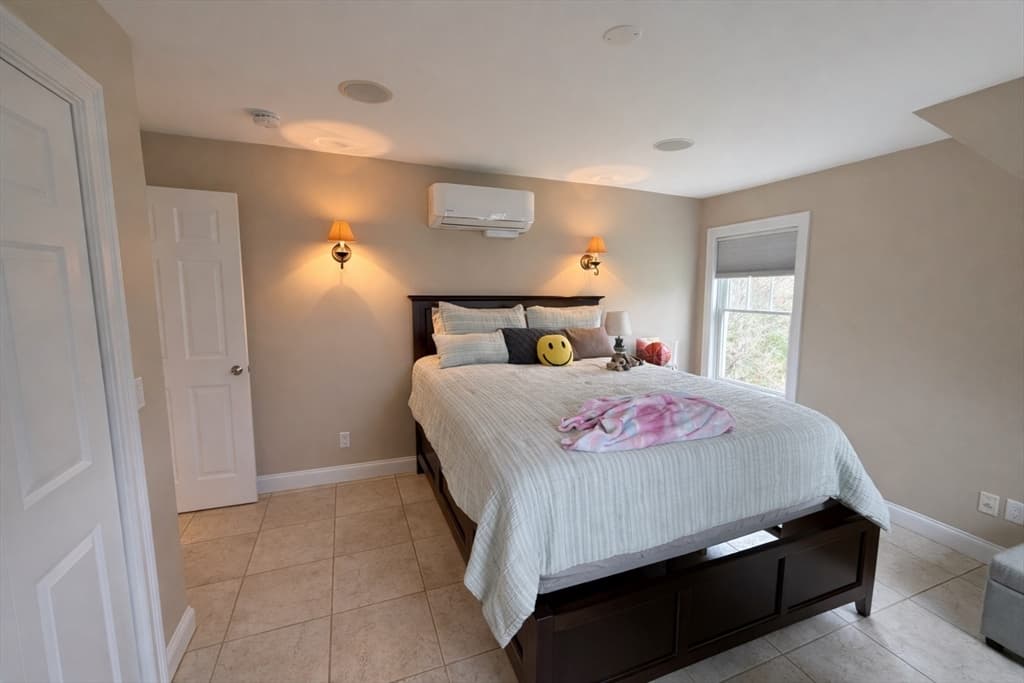 Single Family Residence at 57 Summit Ave, Swansea MA 02777, photo 20 of 31