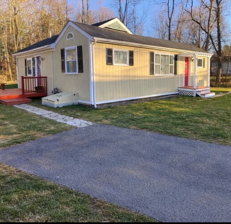 27 Morgan Rd, Holbrook MA 02343