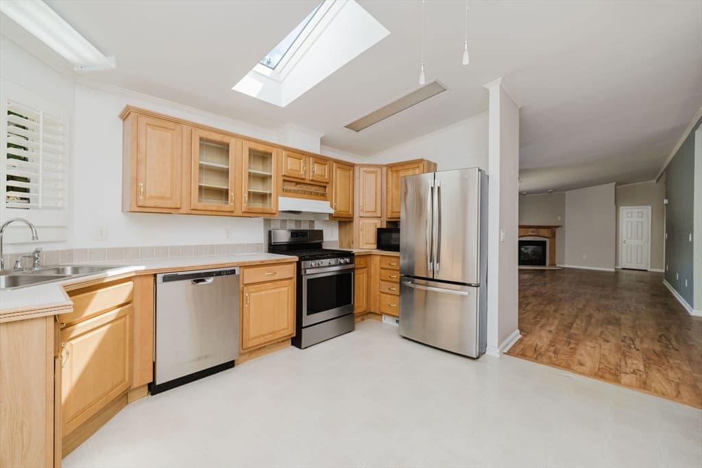 Single Family Residence at 2602 Green St, Middleboro MA 02346, Middleboro, photo 11 of 26