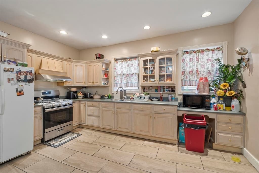 51 High Rock St, Lynn MA 01902 photo 12
