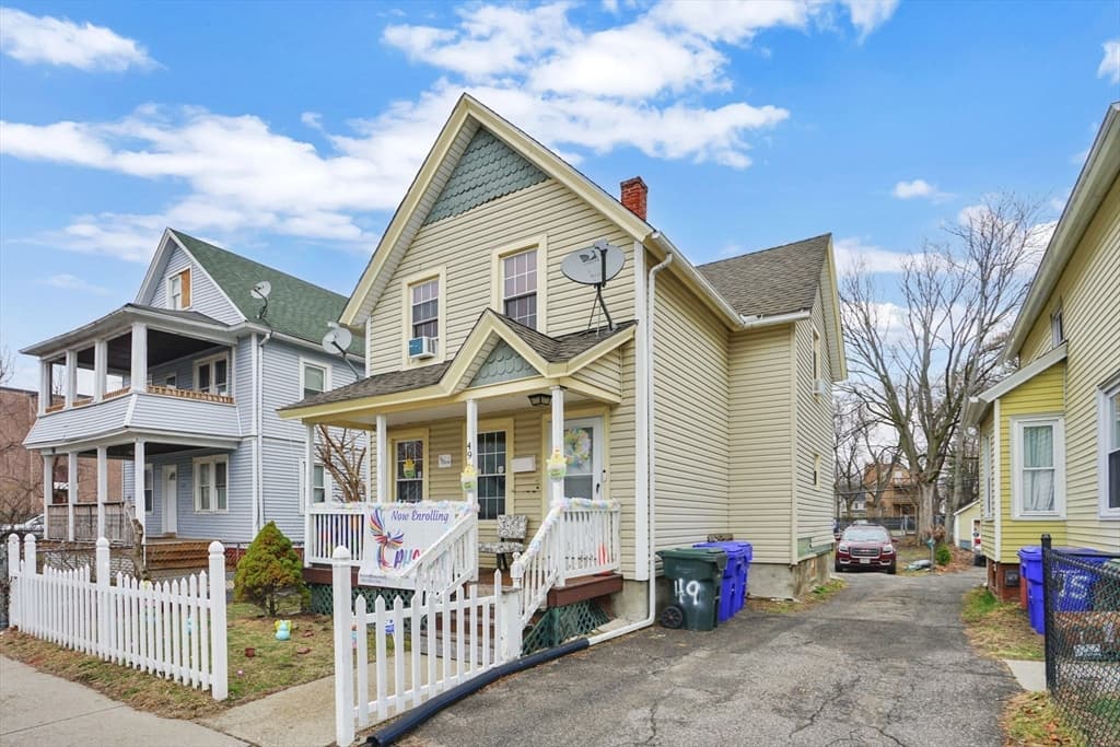 49 Andrew St, Springfield MA 01109 photo 3