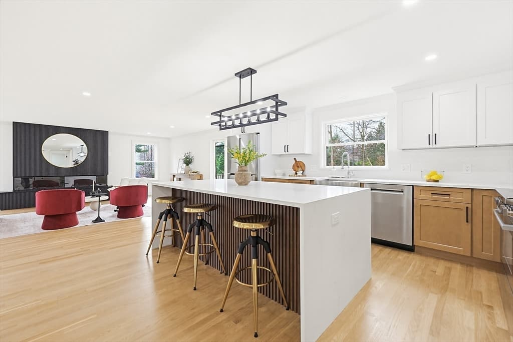 565 Elm St, Concord MA 01742 photo 8