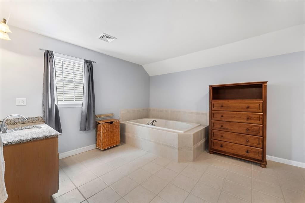 Condominium at 11 Aris Way # 11, Milford MA 01757, photo 20 of 36