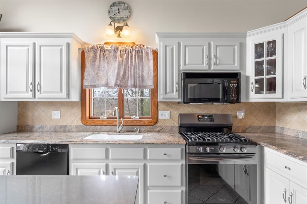 Condominium at 11 Aris Way # 11, Milford MA 01757, photo 9 of 36