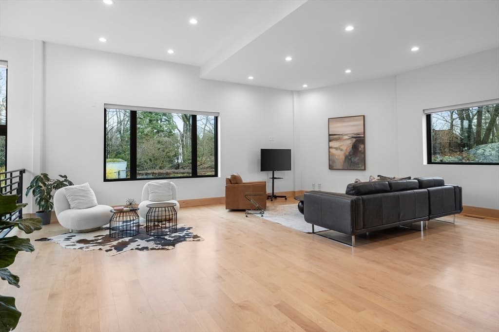 Single Family Residence at 71 Grove St, Brookline MA 02467, photo 10 of 42