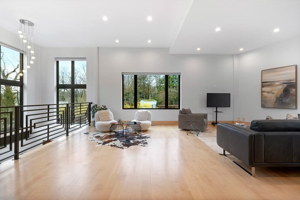Single Family Residence at 71 Grove St, Brookline MA 02467, photo 8 of 42