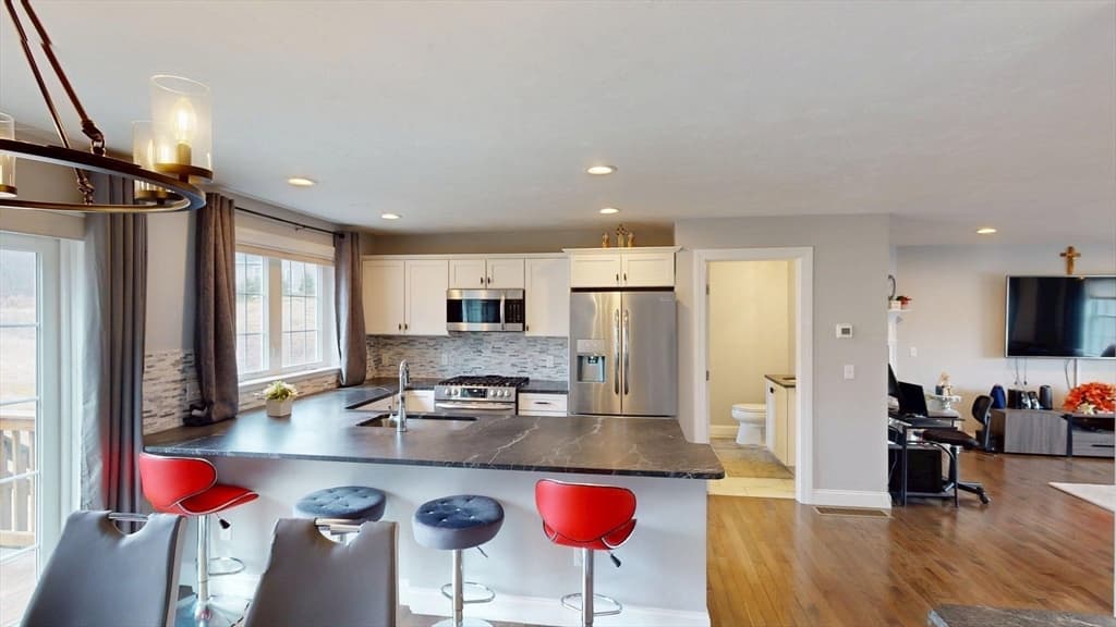 239 Woodland St # 3, West Boylston MA 01583
