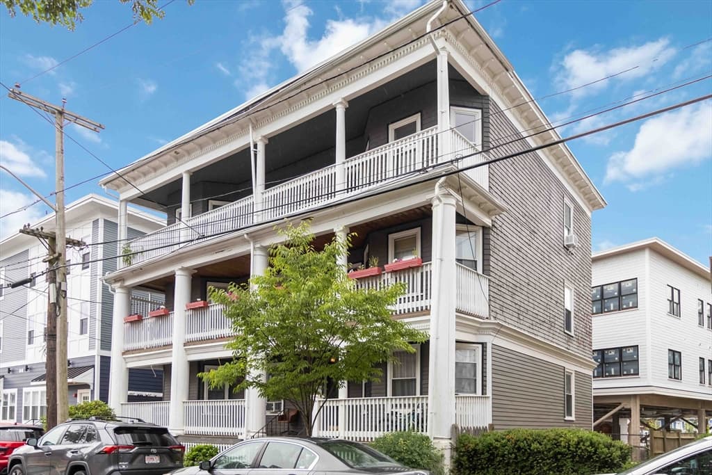 10 Beach Rd # 1, Winthrop MA 02152