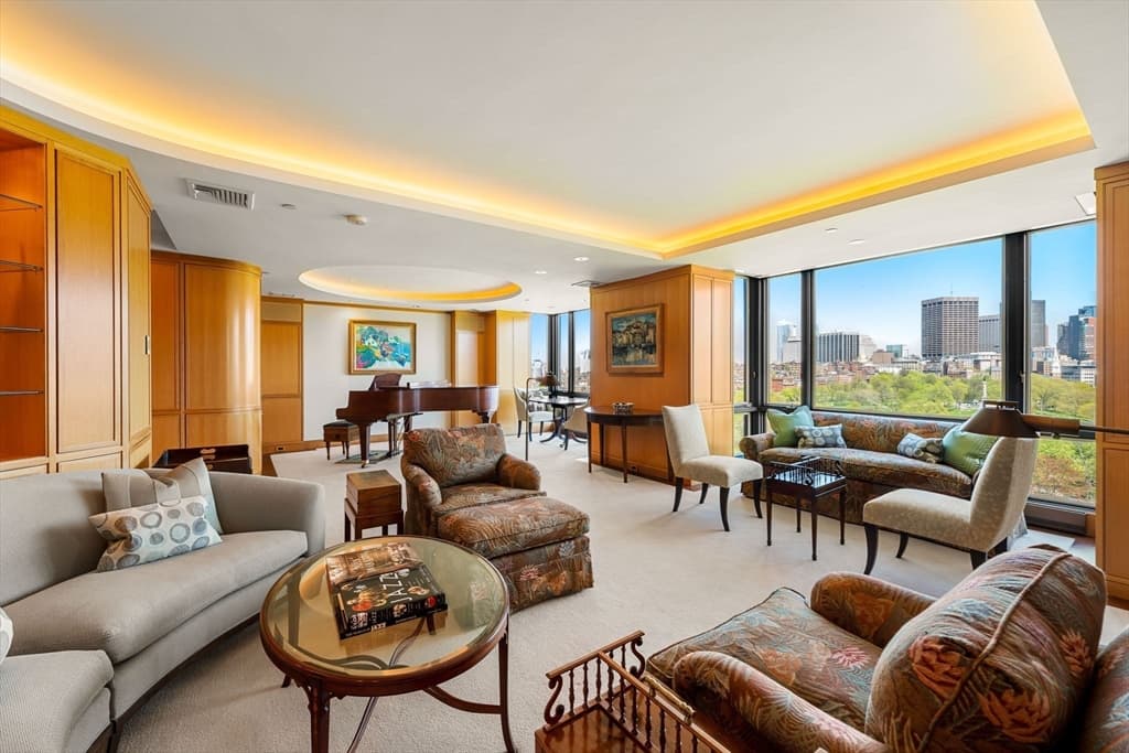2 Commonwealth Ave # 14B, Boston MA 02116
