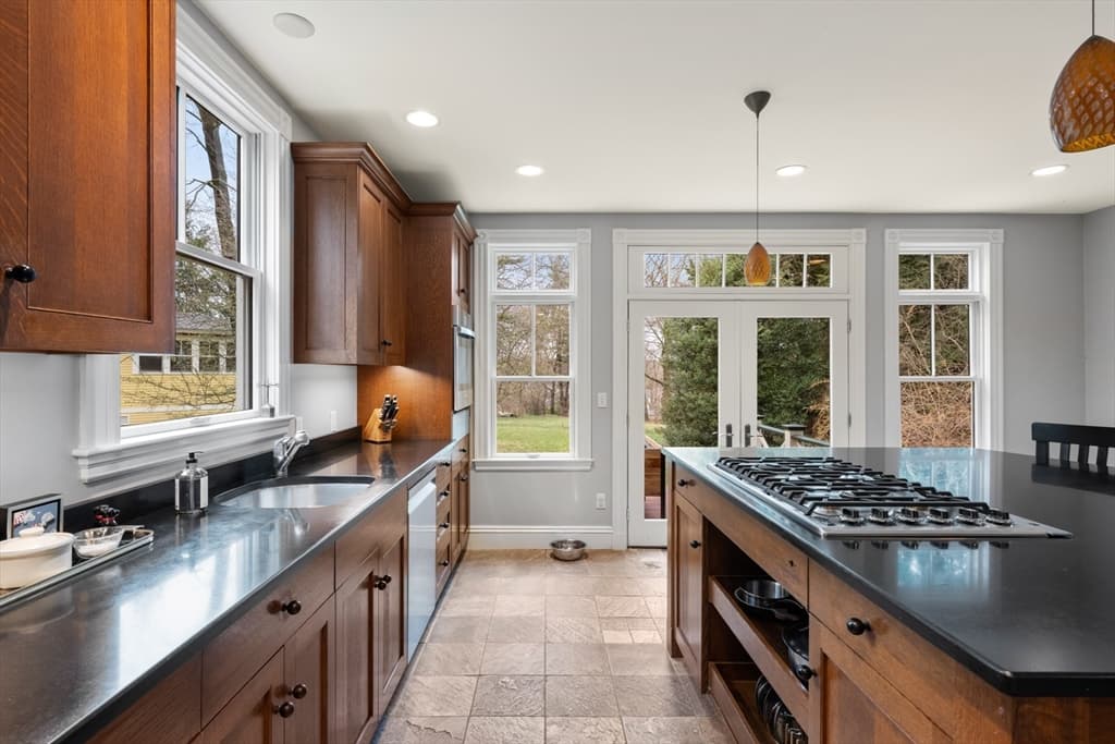 213 School St, Milton MA 02186 photo 9