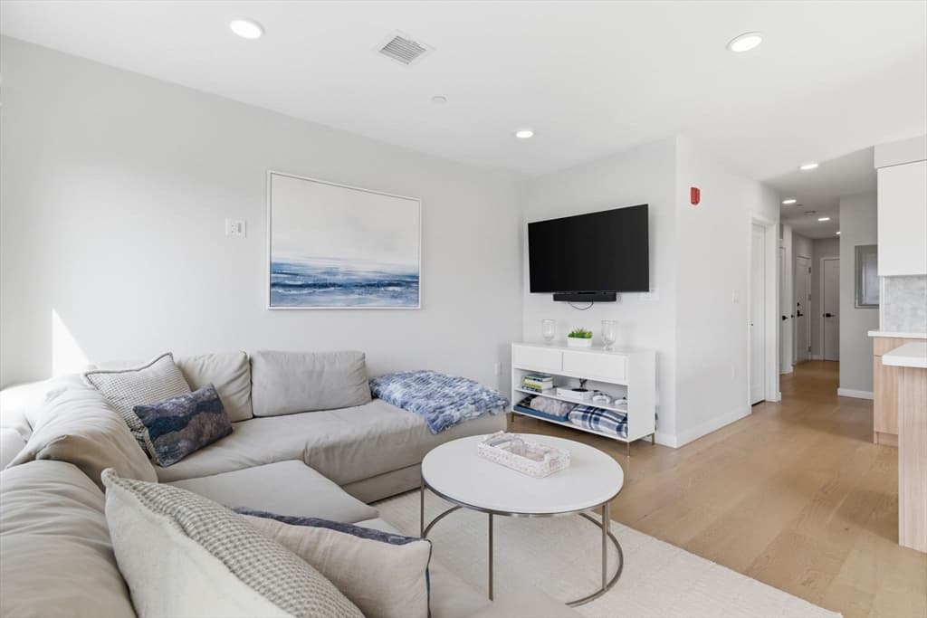 Condominium at 457 West Broadway # 506, Boston MA 02127, Boston, photo 12 of 37