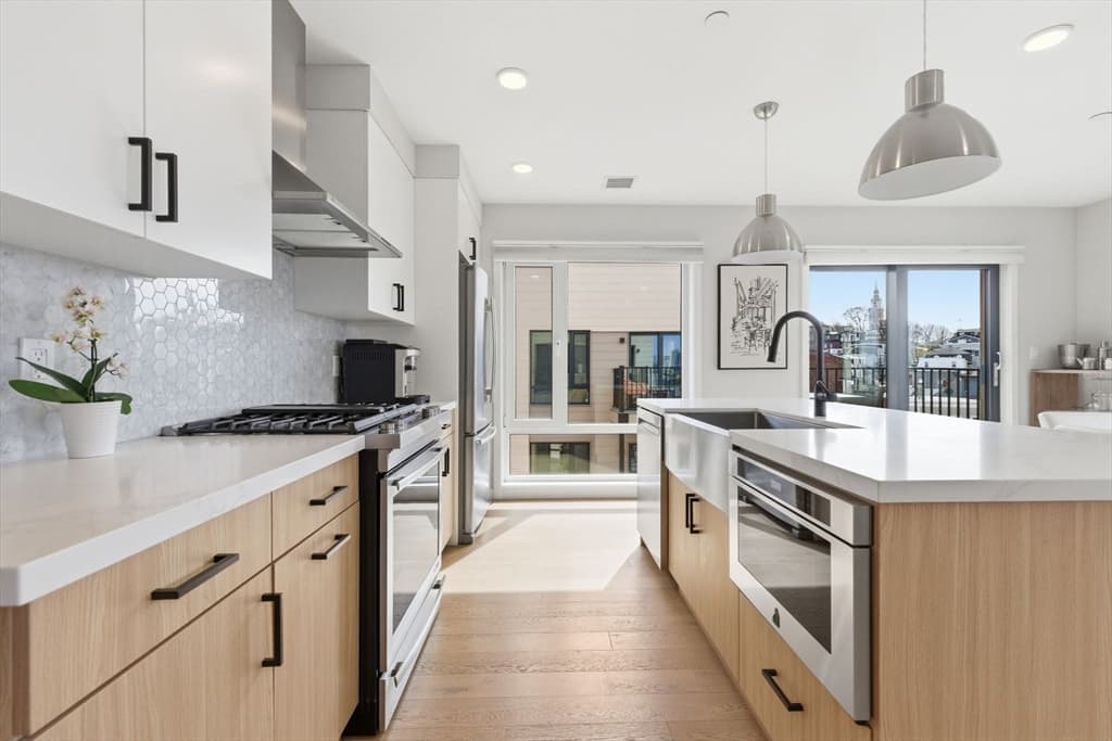 Condominium at 457 West Broadway # 506, Boston MA 02127, Boston, photo 5 of 37