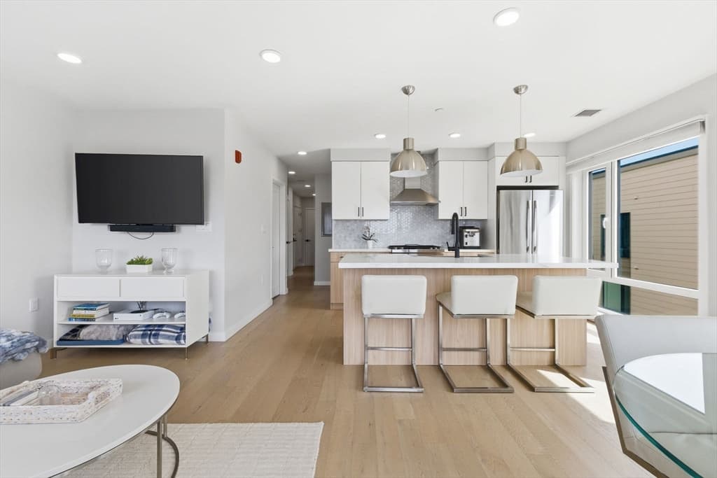 Condominium at 457 West Broadway # 506, Boston MA 02127, Boston, photo 14 of 37