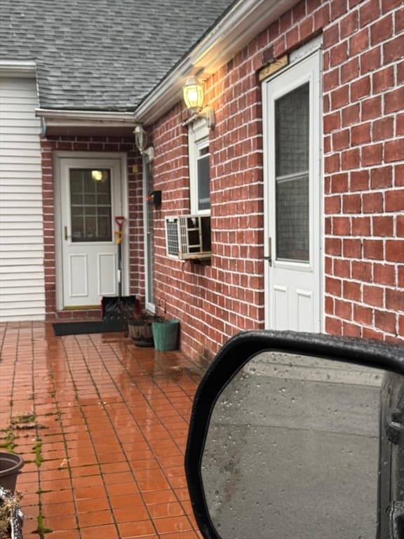 Single Family Residence at 189 Pleasant St, Brockton MA 02301, photo 2 of 9