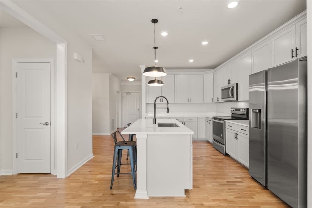Condominium at 4 Stratton Dr # 308, Woburn MA 01801, Woburn, photo 17 of 24
