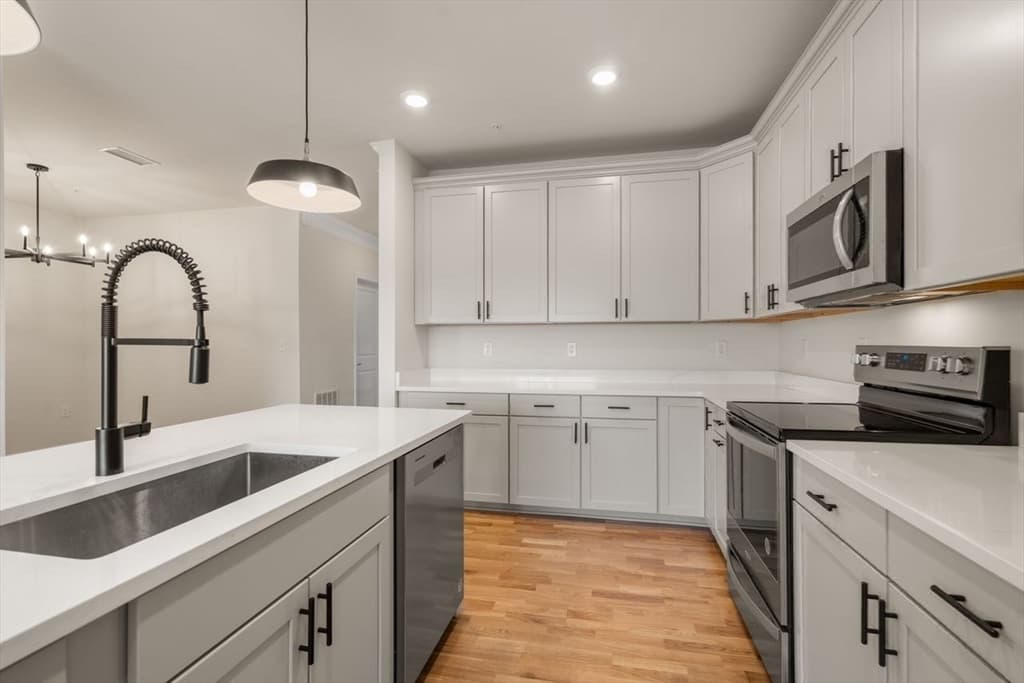 Condominium at 4 Stratton Dr # 308, Woburn MA 01801, Woburn, photo 16 of 24