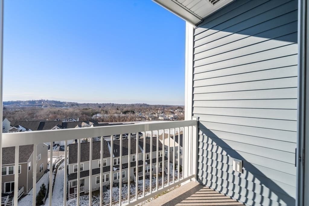 Condominium at 4 Stratton Dr # 308, Woburn MA 01801, Woburn, photo 20 of 24