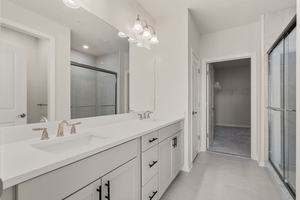 Condominium at 4 Stratton Dr # 308, Woburn MA 01801, Woburn, photo 8 of 24