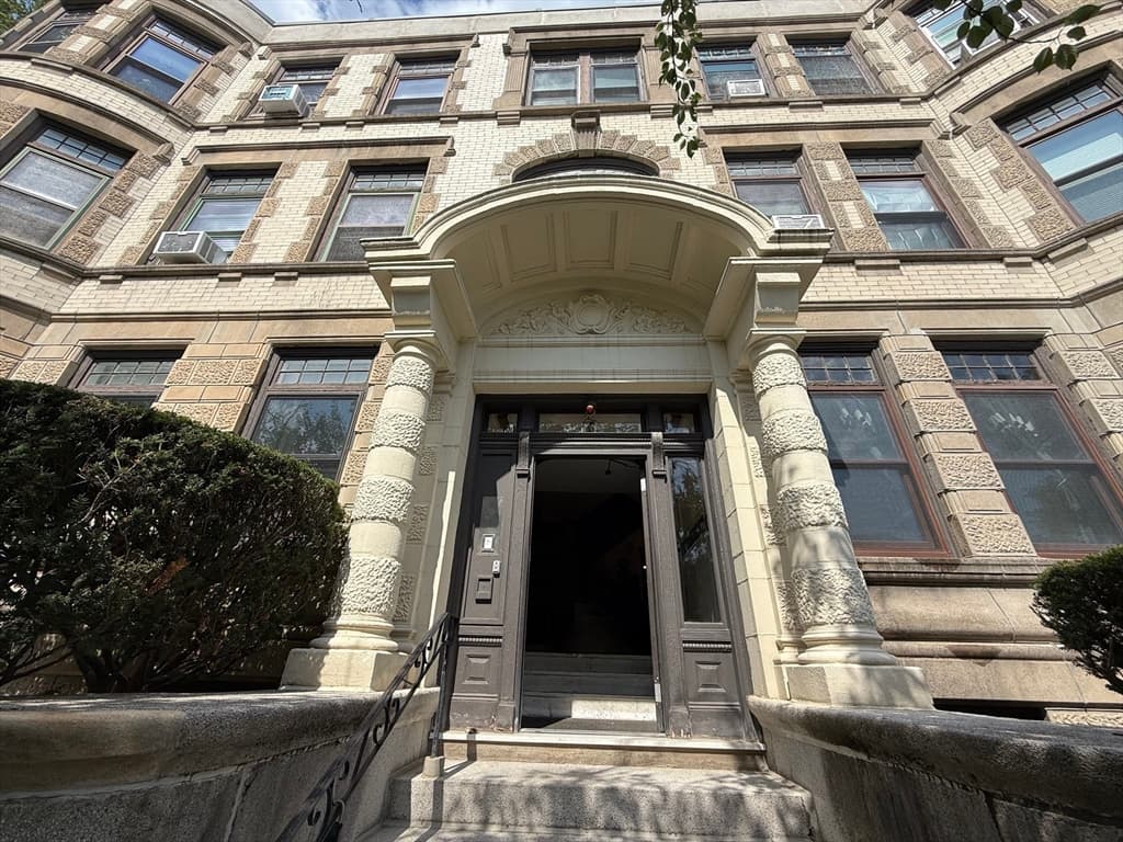 33 Westbourne Ter # 3, Brookline MA 02446