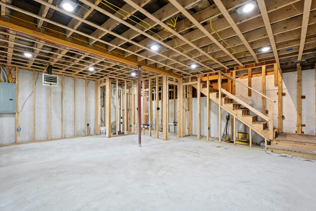 8 Pine St # 4, Boston MA 02136 photo 17