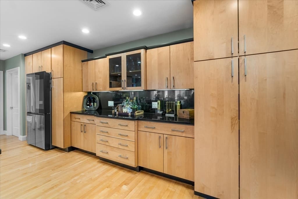 Single Family Residence at 267 Chestnut St, Seekonk MA 02771, photo 9 of 33