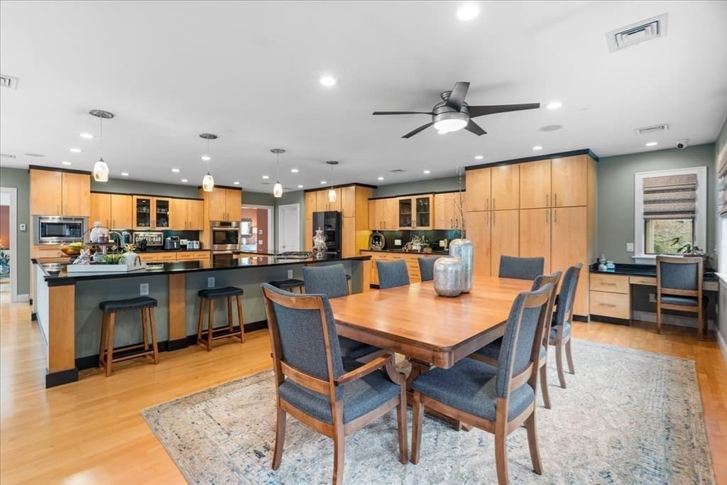 Single Family Residence at 267 Chestnut St, Seekonk MA 02771, photo 10 of 33