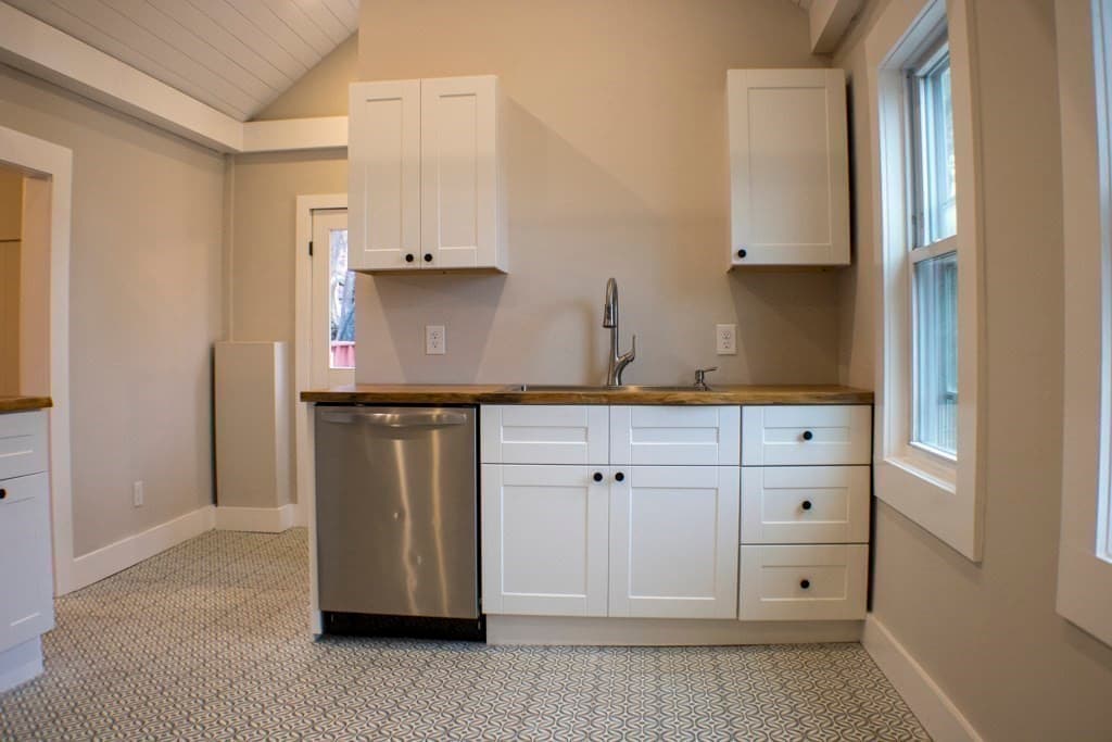 Single Family Residence at 250 Ashburnham St, Fitchburg MA 01420, photo 7 of 22