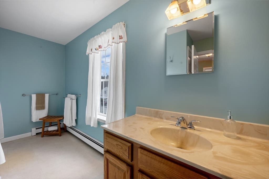 Single Family Residence at 31 Glen Echo Shore Rd, Charlton MA 01507, photo 18 of 36