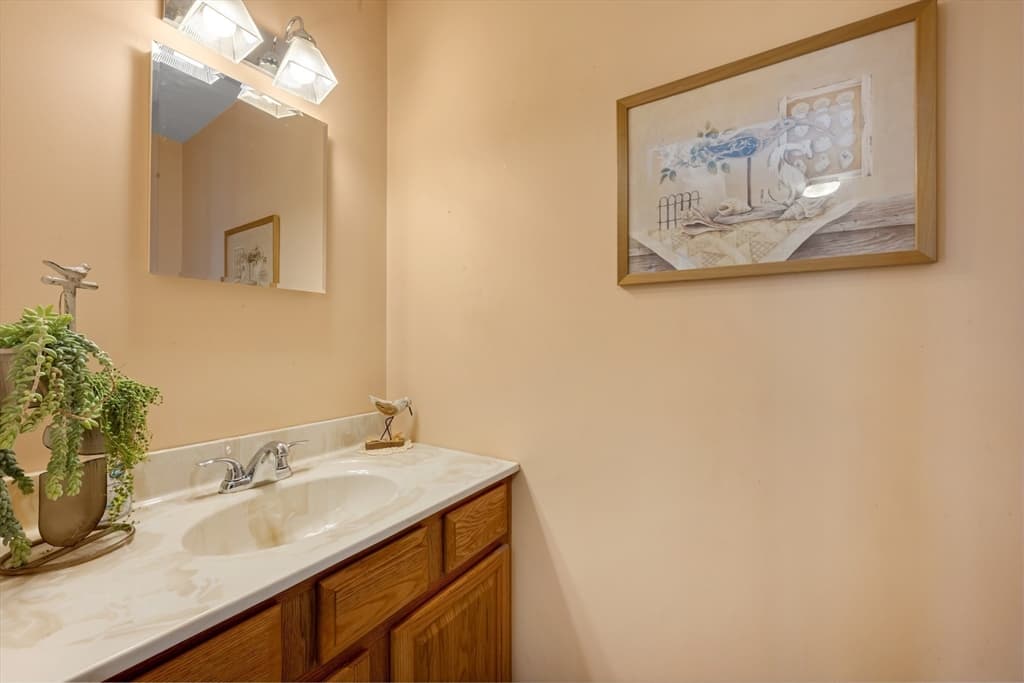 Single Family Residence at 31 Glen Echo Shore Rd, Charlton MA 01507, photo 19 of 36