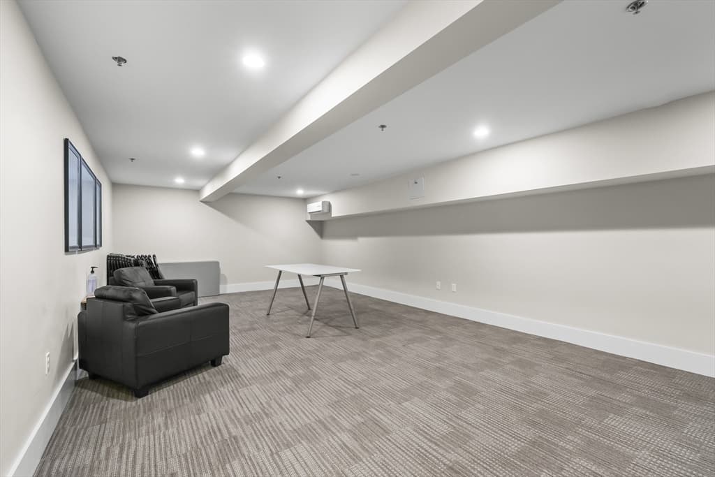 Condominium at 76 Court Street # 6, Plymouth MA 02360, Plymouth, photo 23 of 40