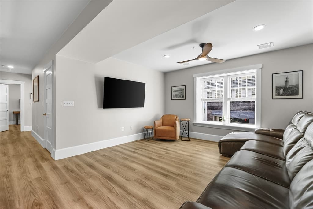 Condominium at 76 Court Street # 6, Plymouth MA 02360, Plymouth, photo 11 of 40