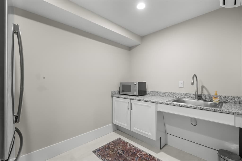 Condominium at 76 Court Street # 6, Plymouth MA 02360, Plymouth, photo 25 of 40