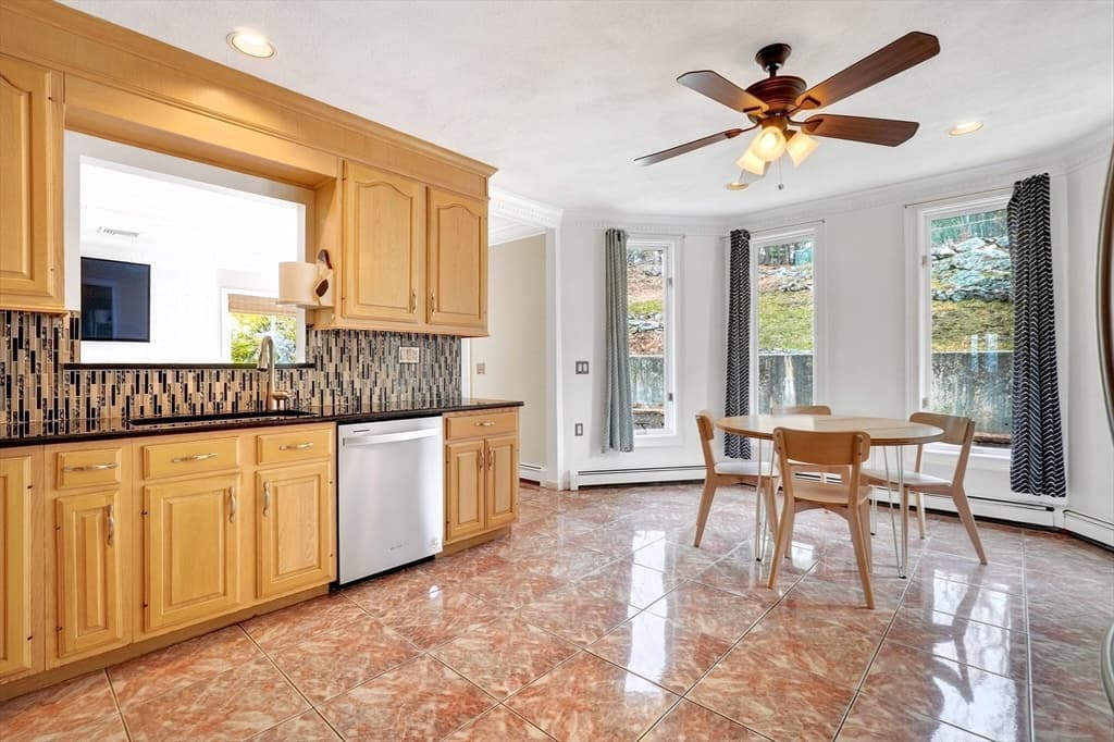 Single Family Residence at 12 Parkway Dr, Saugus MA 01906, Saugus, photo 6 of 42