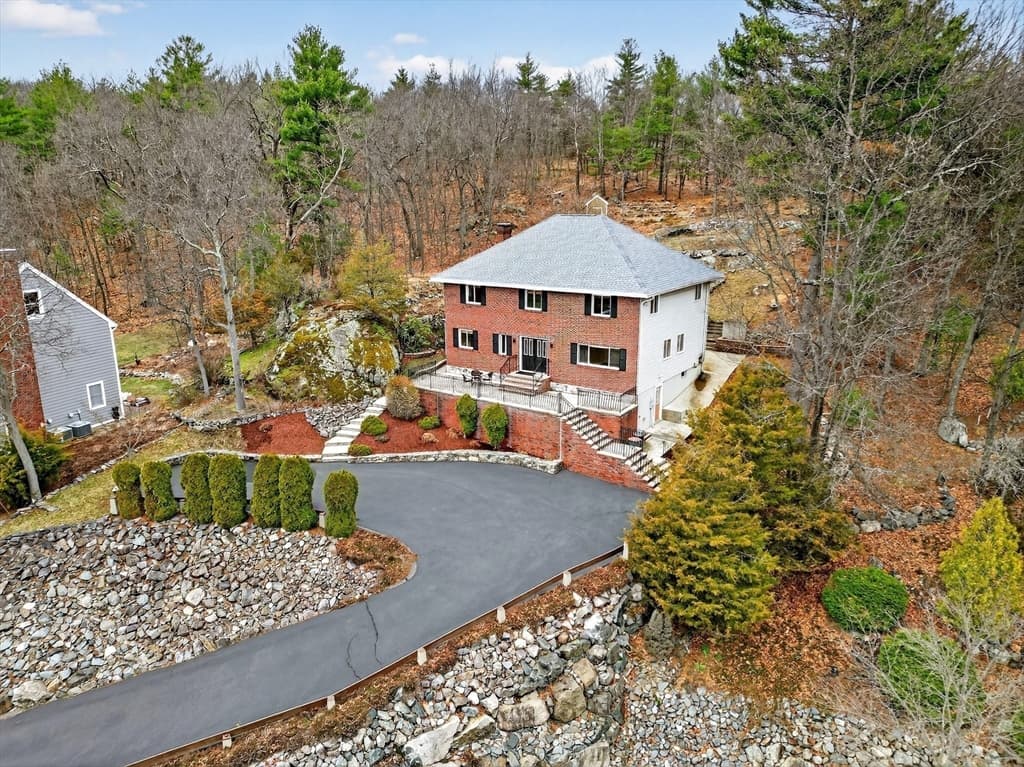 12 Parkway Dr, Saugus MA 01906