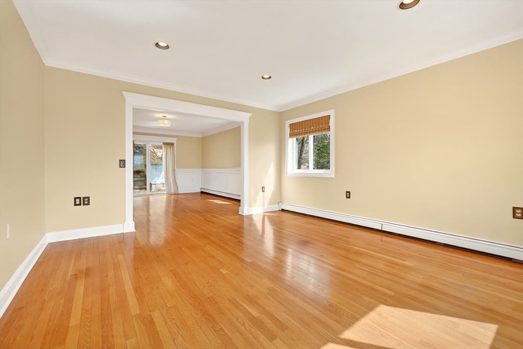 Single Family Residence at 12 Parkway Dr, Saugus MA 01906, Saugus, photo 11 of 42