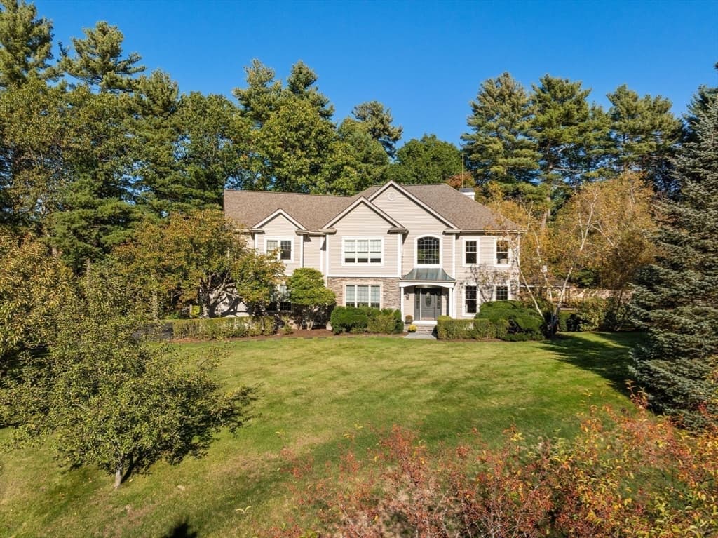 Single Family Residence at 7 Pettee's Pond Lane, Walpole MA 02081, Walpole, photo 2 of 40