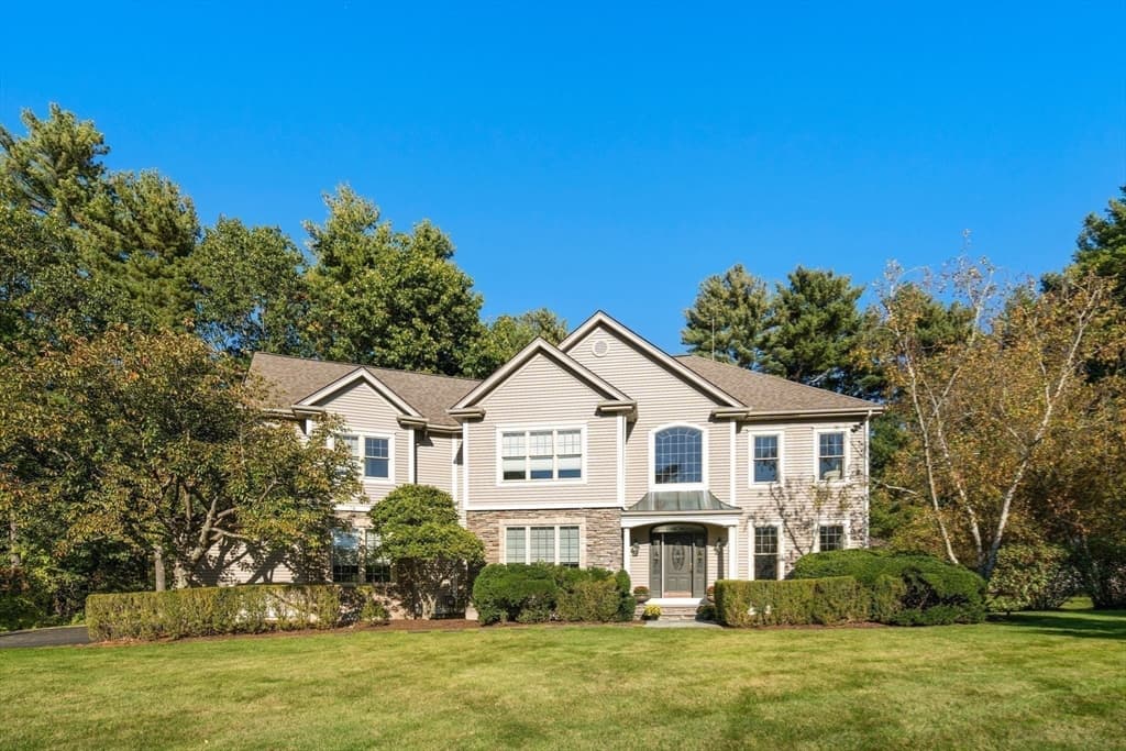 Single Family Residence at 7 Pettee's Pond Lane, Walpole MA 02081, Walpole, photo 3 of 40