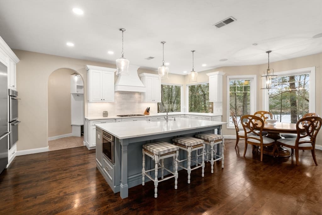 Single Family Residence at 7 Pettee's Pond Lane, Walpole MA 02081, Walpole, photo 9 of 40