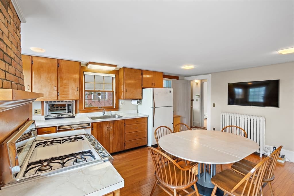 490 Pleasant St, Belmont MA 02478 photo 13