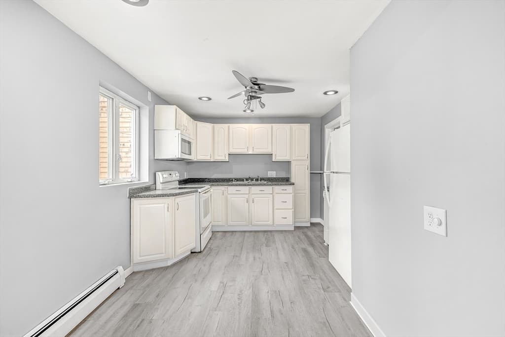 298 Collette St, New Bedford MA 02746 photo 5