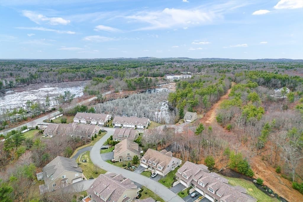 Condominium at 10 White Cedar Drive # 10, Middleton MA 01949, Middleton, photo 6 of 42