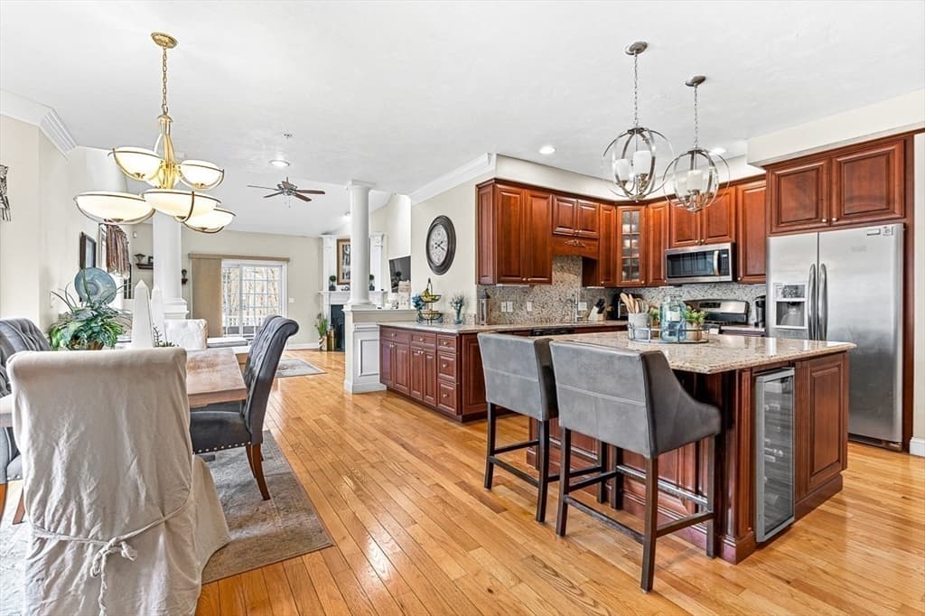 Condominium at 10 White Cedar Drive # 10, Middleton MA 01949, Middleton, photo 13 of 42