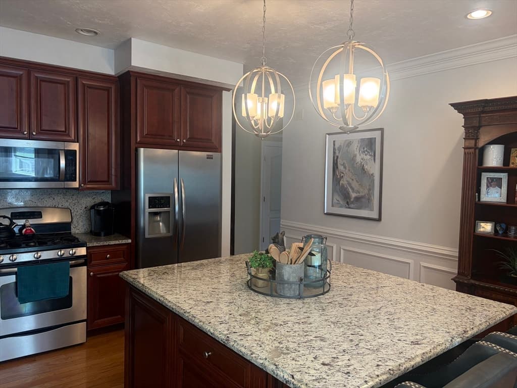 Condominium at 10 White Cedar Drive # 10, Middleton MA 01949, Middleton, photo 10 of 42